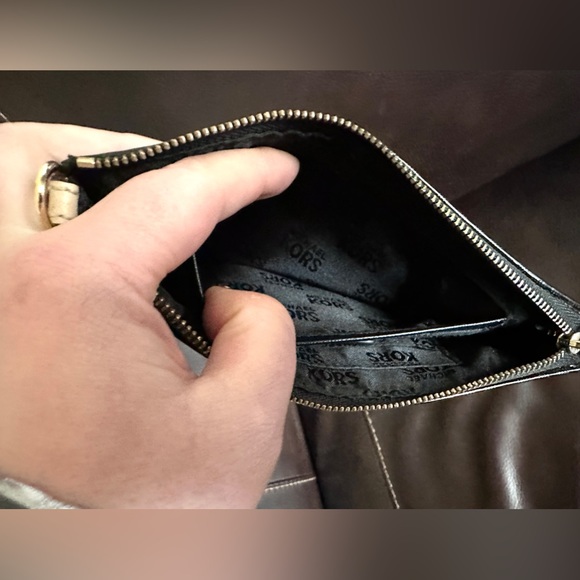 EUC Michael Kors Black Patent Logo Wristlet - Picture 10 of 10